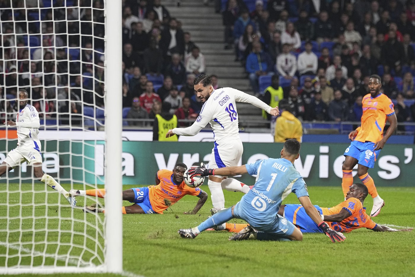 Marseille scores late winner at Lyon to join PSG and Monaco atop the French league | iNFOnews.ca Marseille scores late winner at Lyon to join PSG and Monaco atop the French league | iNFOnews.ca