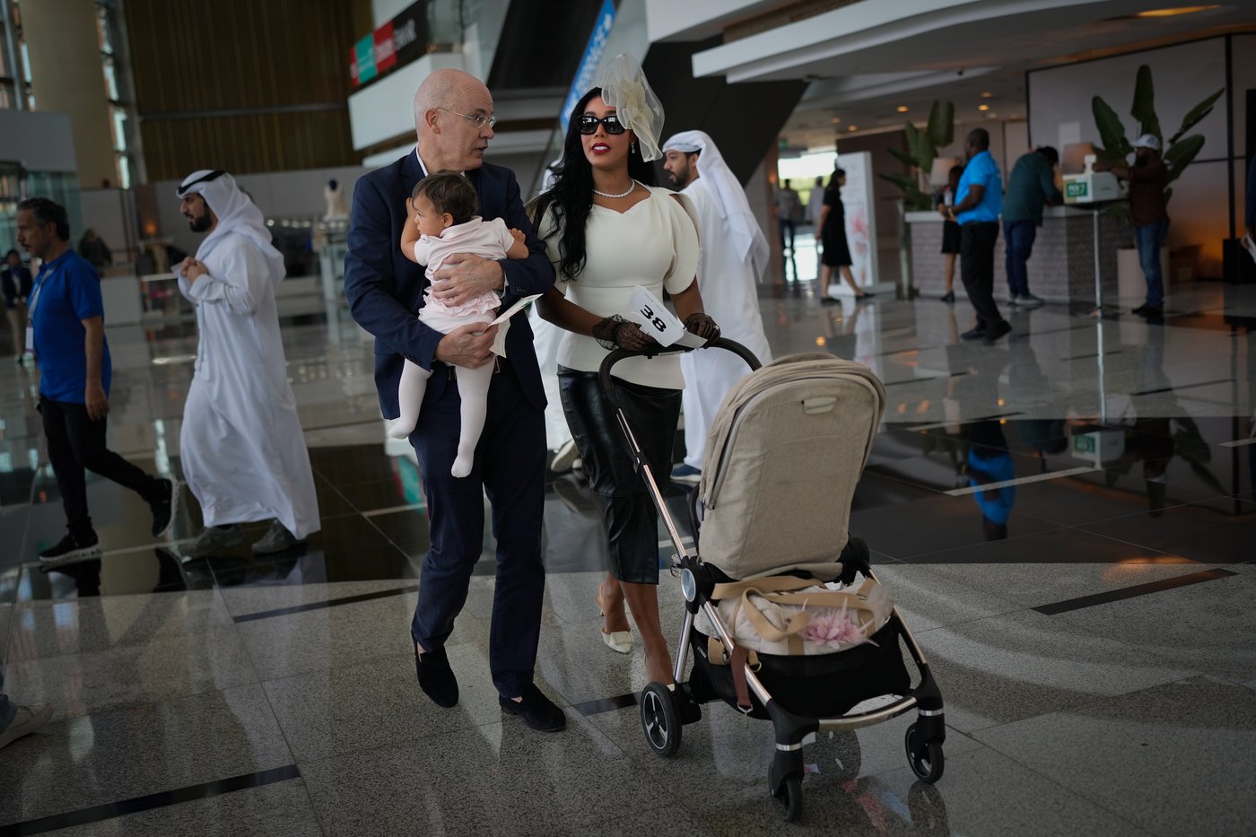 Photos show glamour at the Dubai World Cup horse race but thinner crowds due to Iran war | iNFOnews.ca
