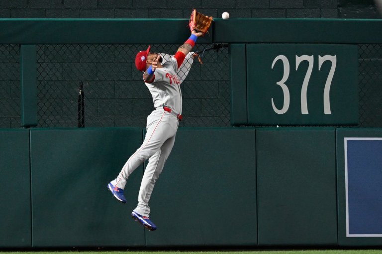 Phillies score 8 runs in the ninth inning and rally past the Nationals 14-9 | iNFOnews.ca