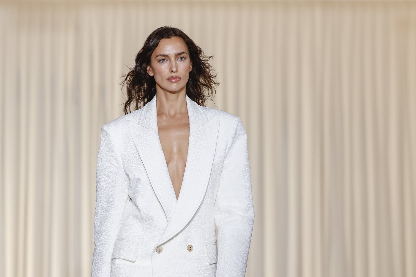 Hermès brings unexpected autumnal hues to spring Paris spring collection with a geometric edge | iNFOnews.ca