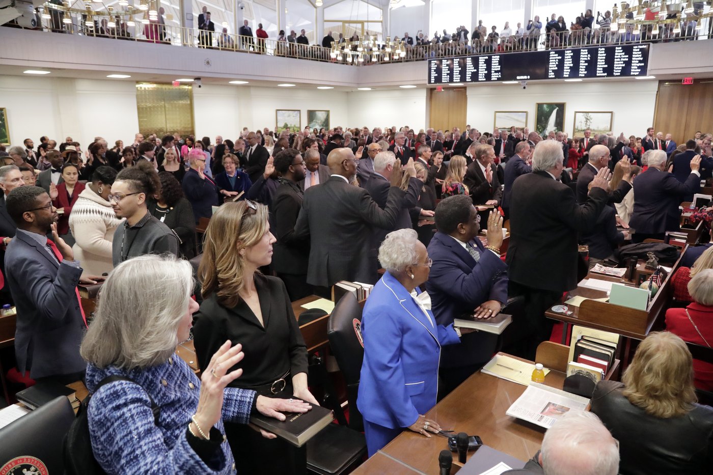 Some North Carolina Democratic lawmakers break from party to pass Republican priorities | iNFOnews.ca