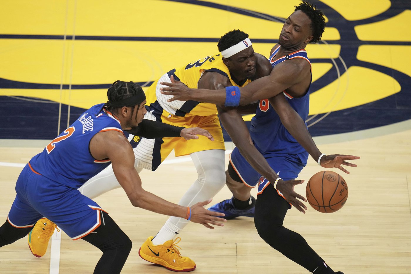 Haliburton, Pacers look to make corrections after 2nd half collapse allows Knicks to get within 2-1 | iNFOnews.ca