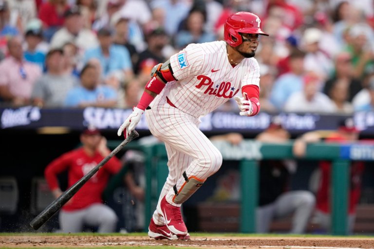 Arraez has 2 hits and 2 RBIs in Phillies debut, Luzardo tosses 8 innings in 5-0 win over Nationals | iNFOnews.ca