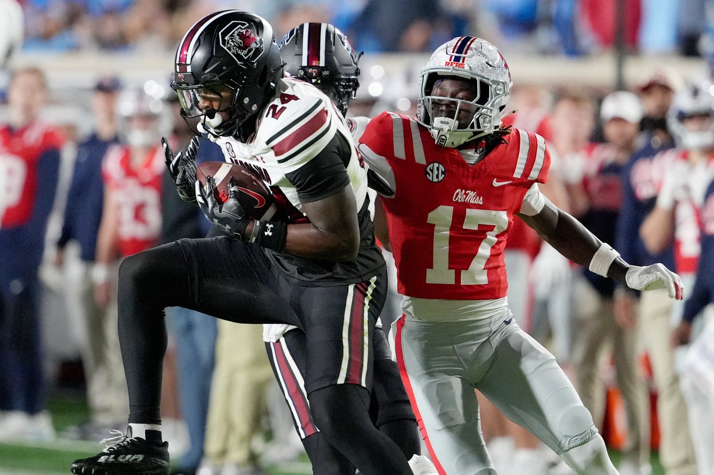 Ole Miss defense shines with 6 sacks, 2 interceptions in 30-14 win over South Carolina | iNFOnews.ca Ole Miss defense shines with 6 sacks, 2 interceptions in 30-14 win over South Carolina | iNFOnews.ca