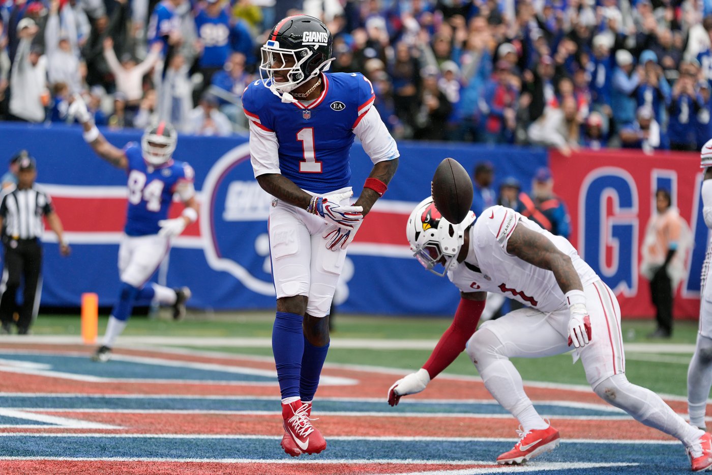 Winston throws 3 TD passes and Banks' pick-6 seals Giants' 36-24 win over Cardinals | iNFOnews.ca Winston throws 3 TD passes and Banks' pick-6 seals Giants' 36-24 win over Cardinals | iNFOnews.ca