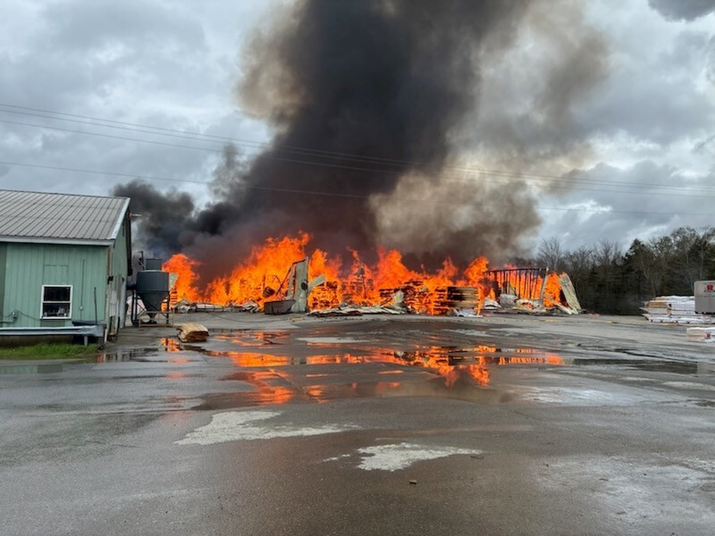 Maine communities mourn the 27-year-old firefighter killed in a lumber mill explosion | iNFOnews.ca