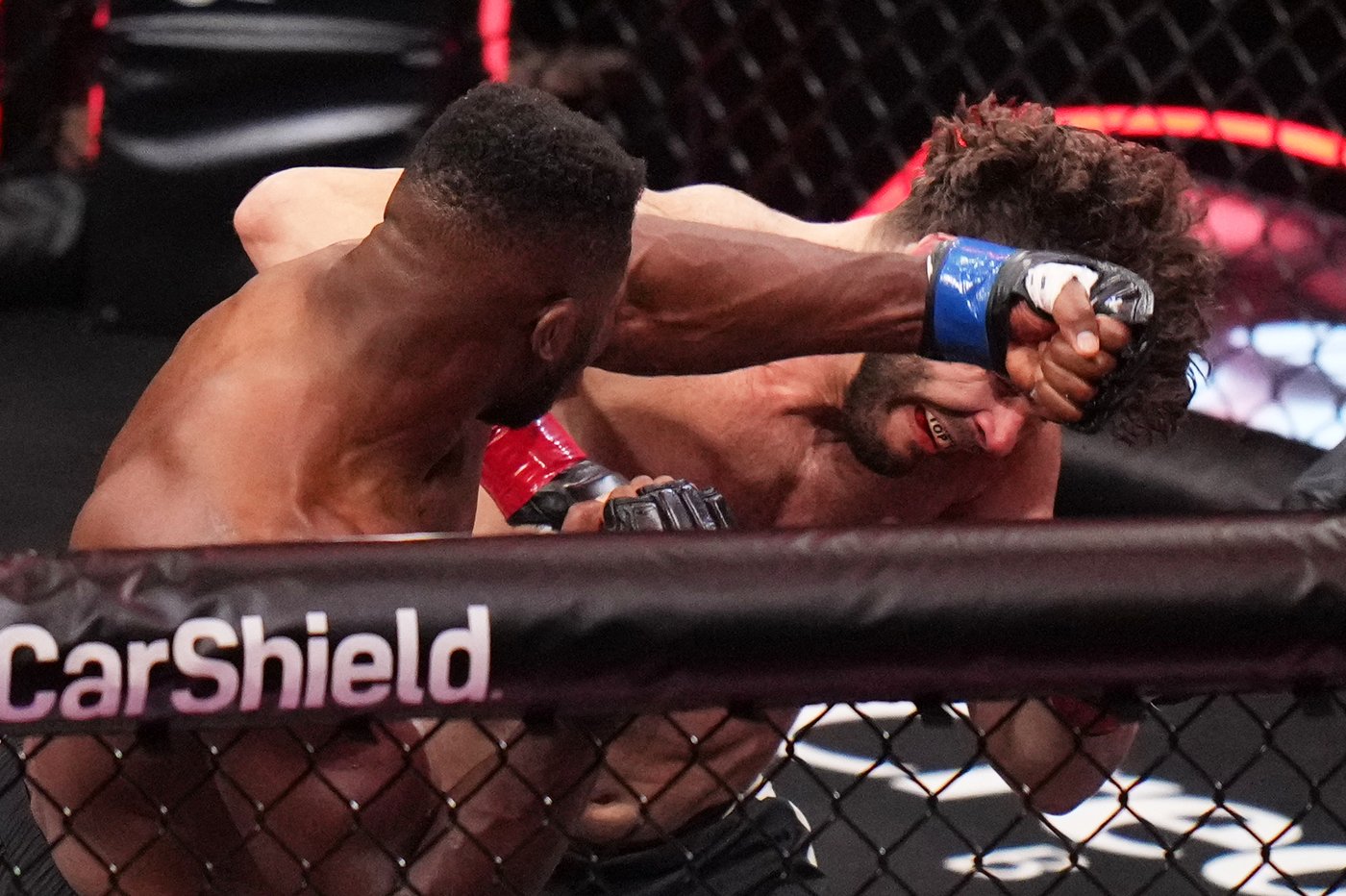 Mike Perry bloodies and beats Nate Diaz in 2 rounds on Rousey-Carano undercard | iNFOnews.ca Mike Perry bloodies and beats Nate Diaz in 2 rounds on Rousey-Carano undercard | iNFOnews.ca