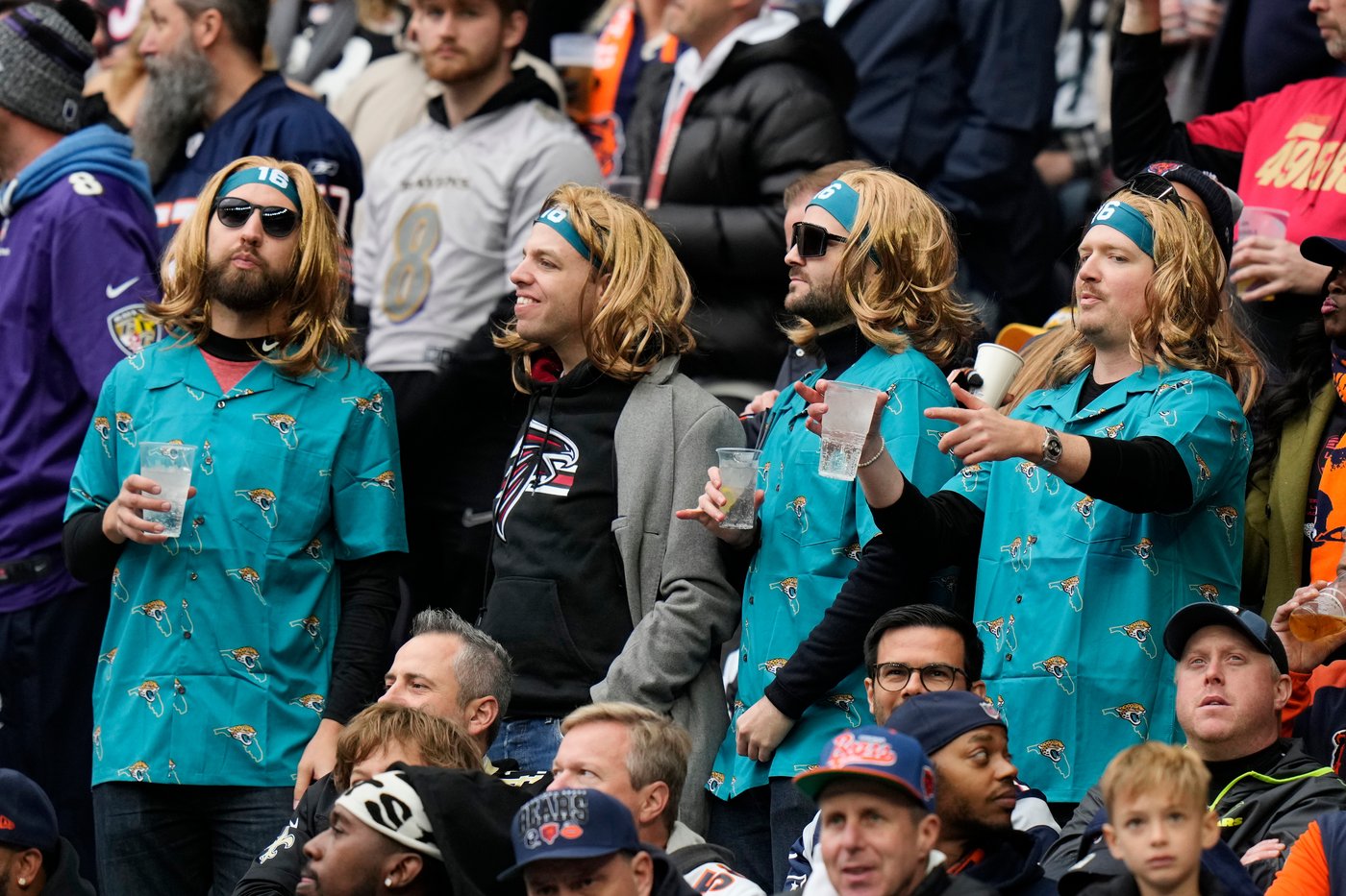 NFL cuts London ticket prices for Colts-Commanders to fill venue. Move irks fans who paid full price | iNFOnews.ca