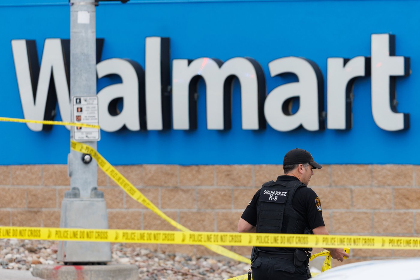 Omaha, Nebraska, police fatally shoot a woman who grabs a child and slashes him with a knife | iNFOnews.ca