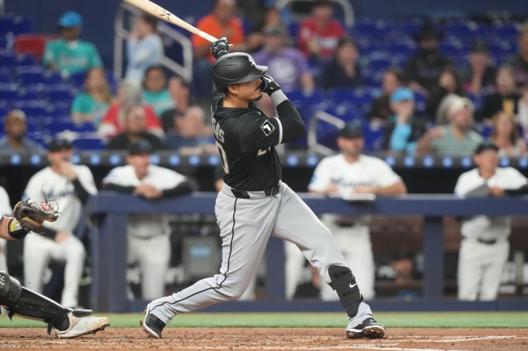 Miguel Vargas hits grand slam, White Sox beat Marlins 9-4 for first win of the season | iNFOnews.ca