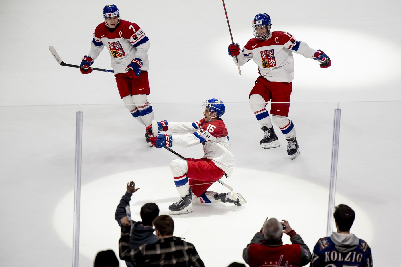'It sucks': Canada falls to Czechia in medal round for third straight world juniors | iNFOnews.ca 'It sucks': Canada falls to Czechia in medal round for third straight world juniors | iNFOnews.ca