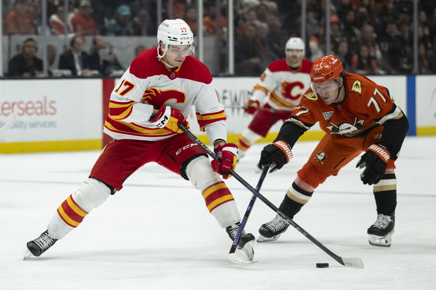 Huberdeau scores in overtime to give Flames 3-2 win over Ducks | iNFOnews.ca Huberdeau scores in overtime to give Flames 3-2 win over Ducks | iNFOnews.ca
