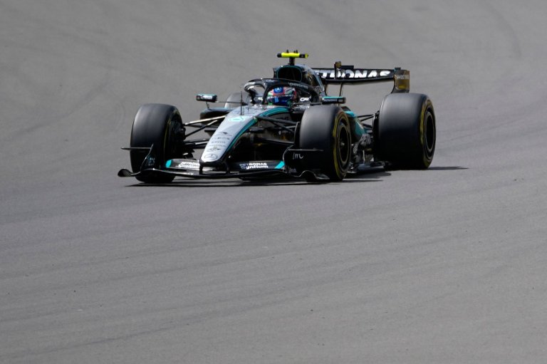 Kimi Antonelli beats Lewis Hamilton in sprint race at F1's British Grand Prix | iNFOnews.ca