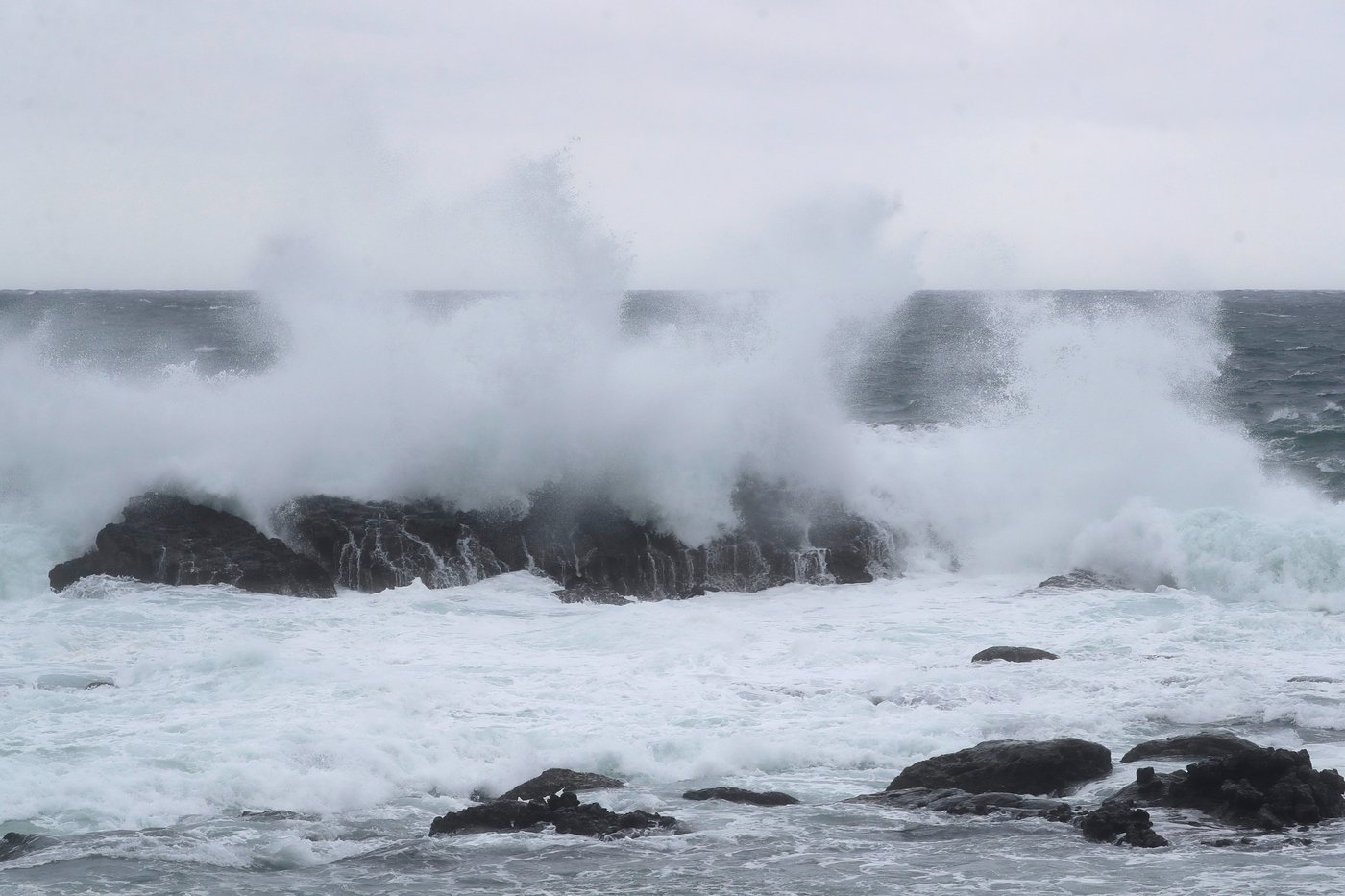 Taiwan shuts schools and grounds flights as Typhoon Champi brushes by | iNFOnews.ca Taiwan shuts schools and grounds flights as Typhoon Champi brushes by | iNFOnews.ca