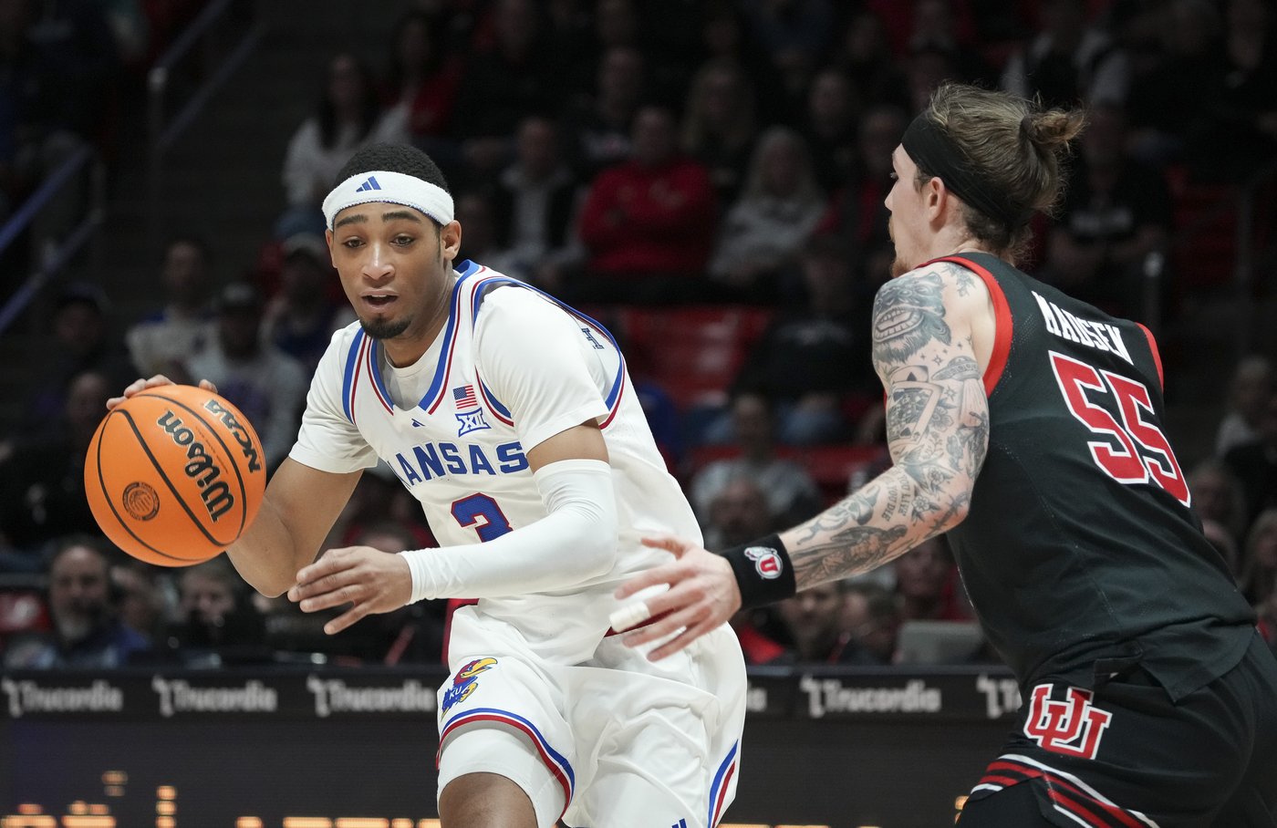 Madsen scores 24 and becomes Utah's career 3-point leader in 74-67 win over No. 17 Kansas | iNFOnews.ca