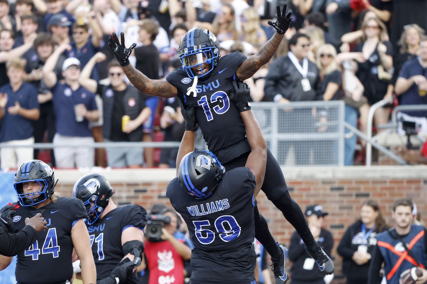 No. 14 SMU moves closer to ACC title game by beating Boston College 38-28 for 7th win in a row | iNFOnews.ca No. 14 SMU moves closer to ACC title game by beating Boston College 38-28 for 7th win in a row | iNFOnews.ca