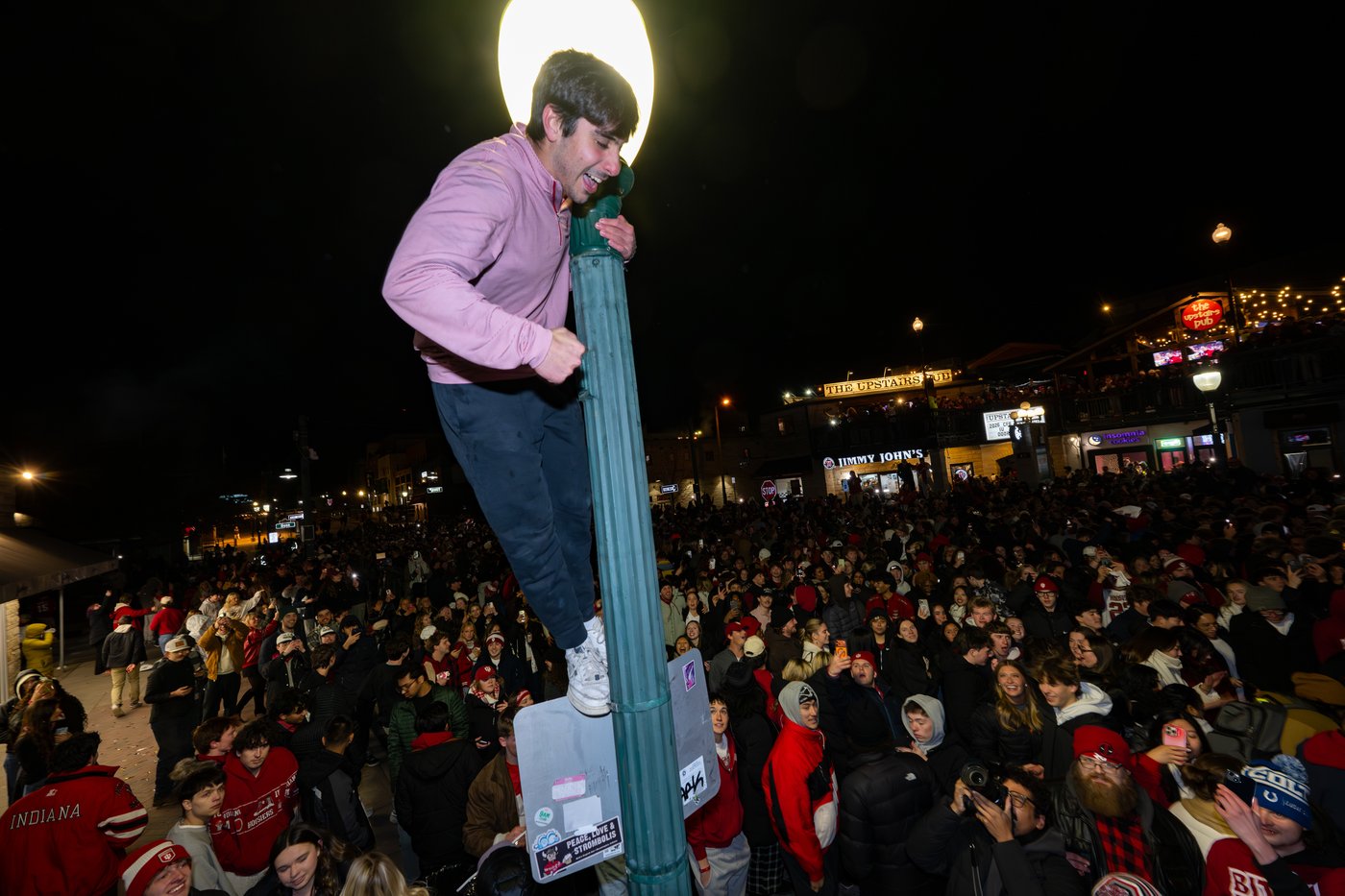 Bettors back Hoosiers' win over Miami to take NCAA football title | iNFOnews.ca