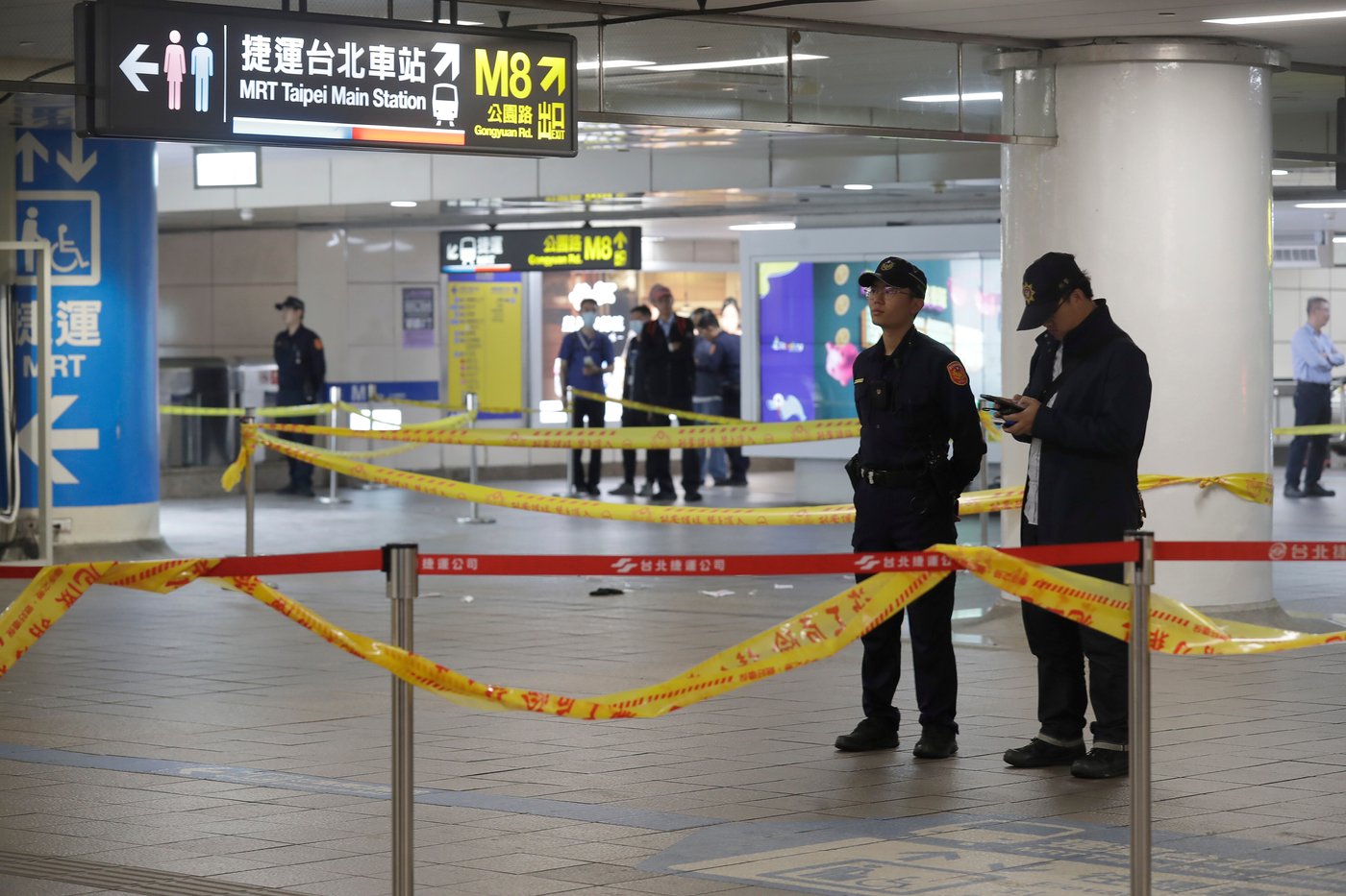 3 killed in Taiwan knife attack, with the suspect later falling to his death from a department store | iNFOnews.ca