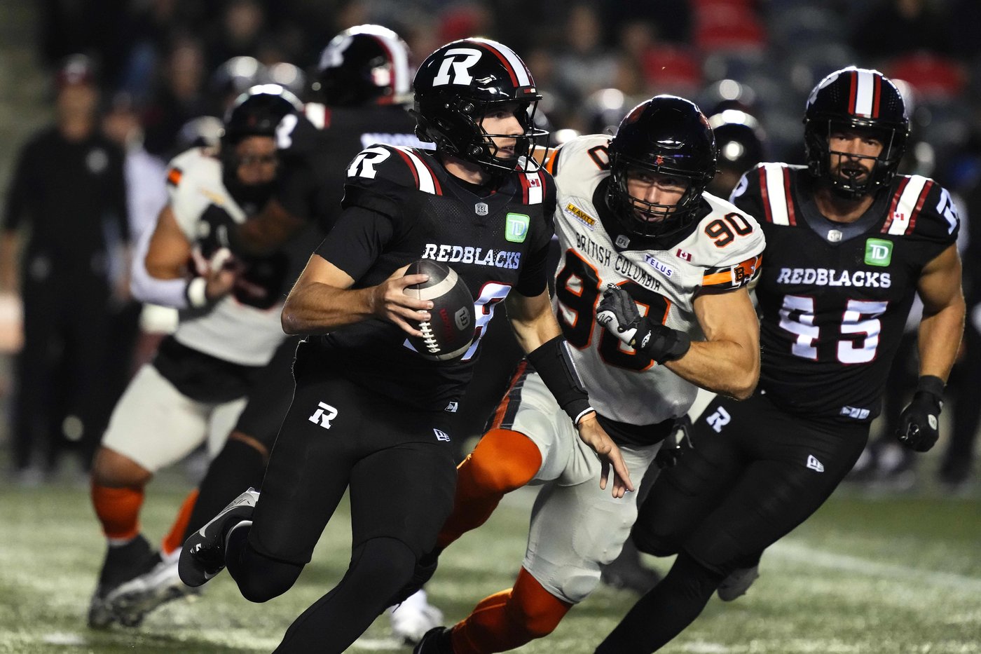 Crum ignites Redblacks' rally in final quarter to knock off Lions 34-33 | iNFOnews.ca