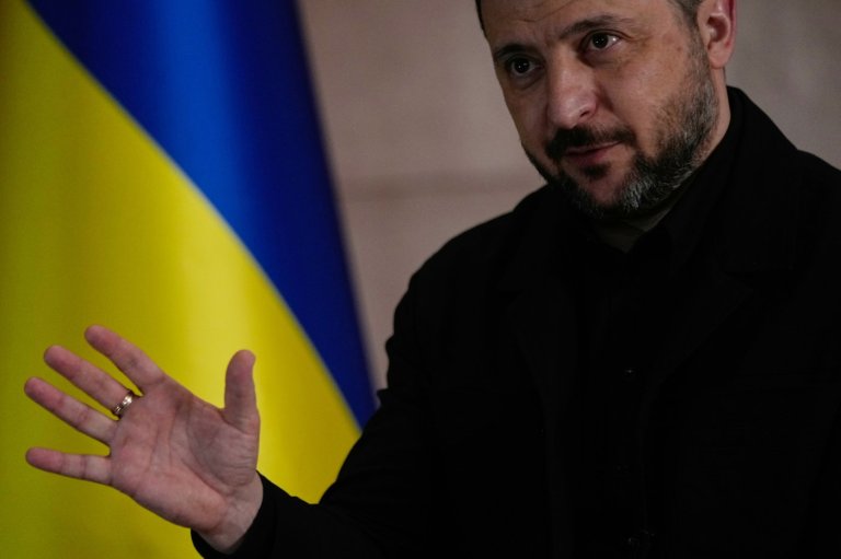 A long Mideast war could take away from support for Ukraine, Zelenskyy tells the AP | iNFOnews.ca
