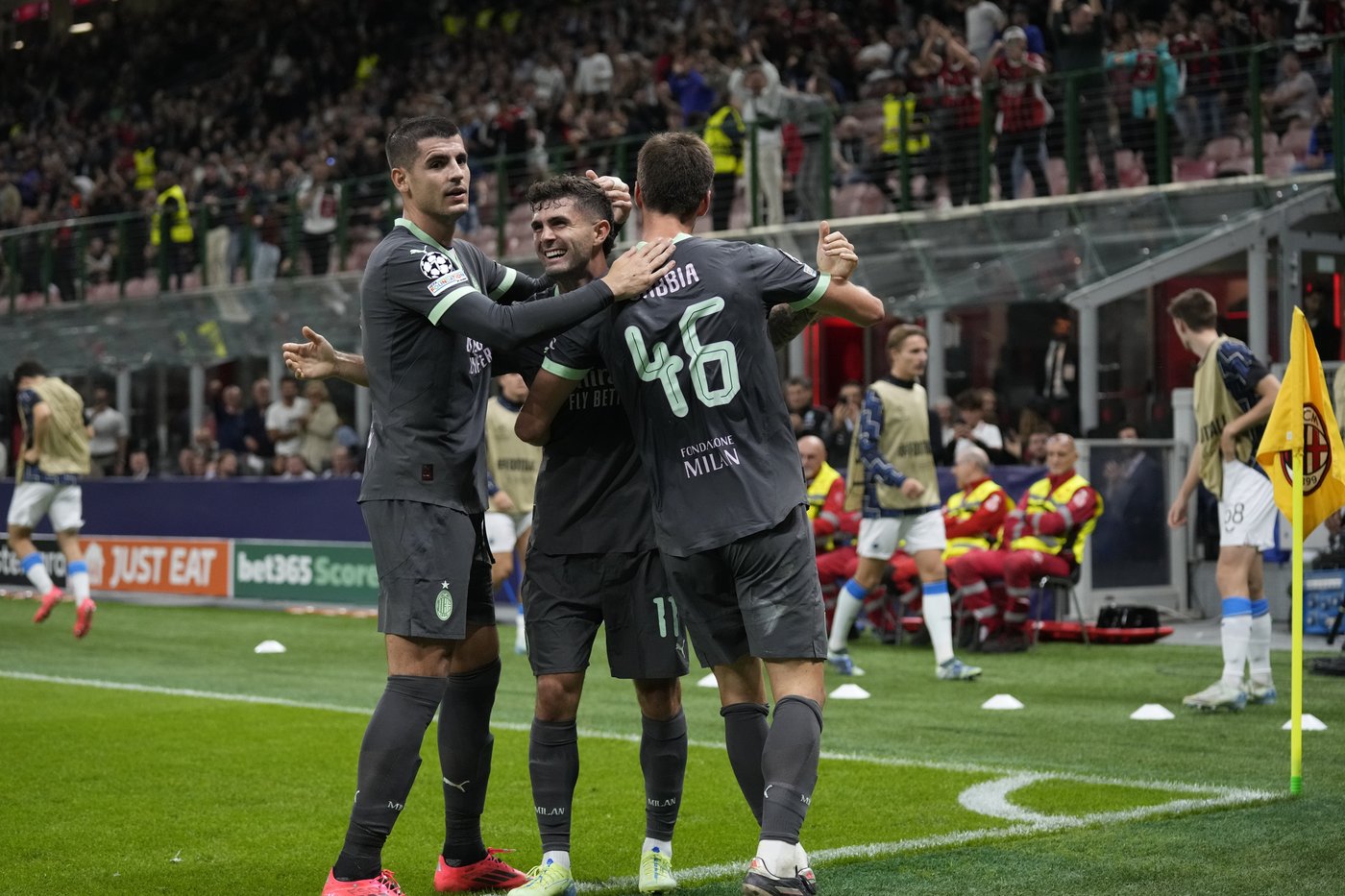 Pulisic scores direct from corner kick for AC Milan. Then admits it was an accident | iNFOnews.ca Pulisic scores direct from corner kick for AC Milan. Then admits it was an accident | iNFOnews.ca