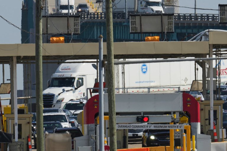 'Exploitative' trucker loophole to addressed in upcoming budget | iNFOnews.ca 'Exploitative' trucker loophole to addressed in upcoming budget | iNFOnews.ca