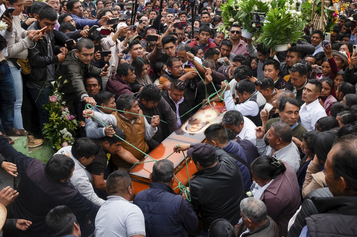 Burial held for Catholic priest and Indigenous peace activist killed in southern Mexico | iNFOnews.ca