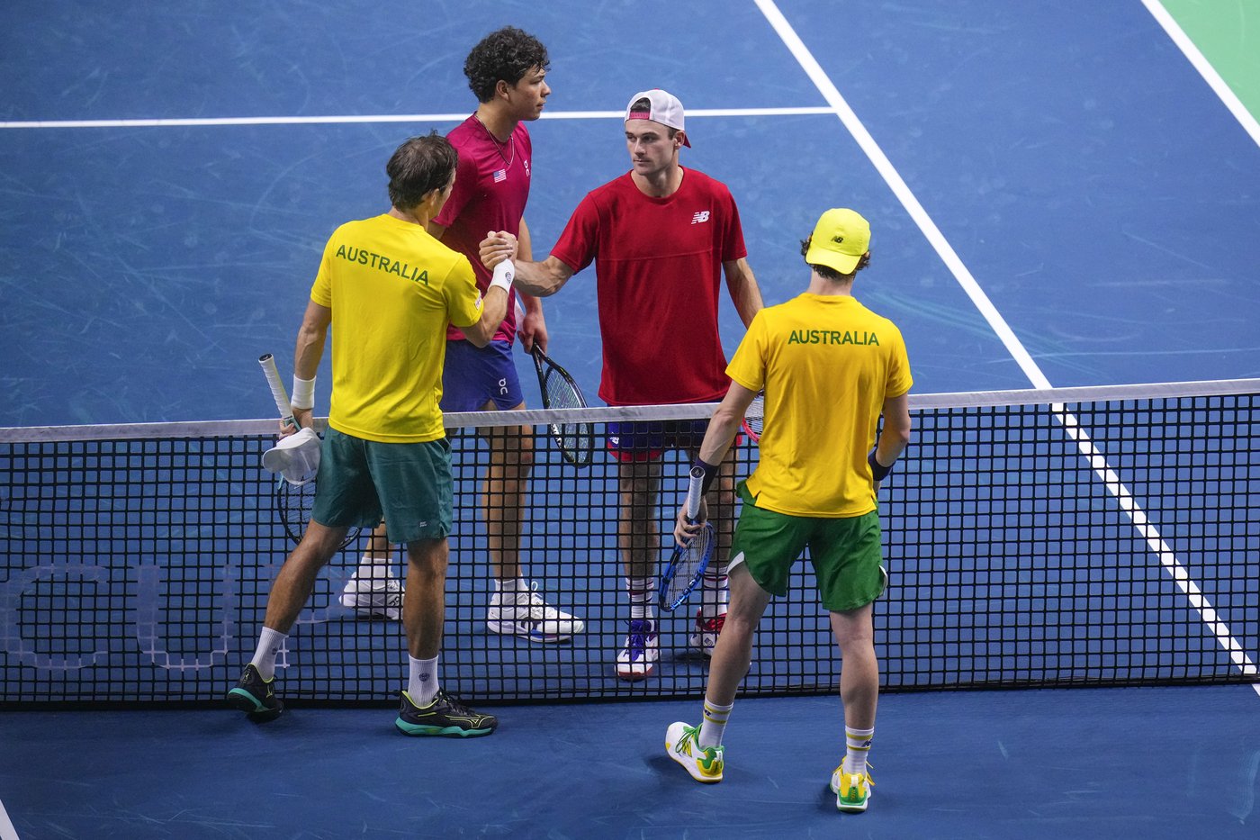 US Davis Cup captain Bob Bryan's last-minute doubles switch doesn't work in loss to Australia | iNFOnews.ca