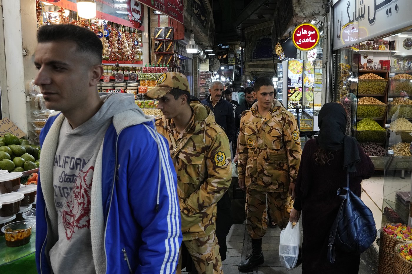 Israel's first open attack on Iran targets missile sites and apparently spares oil and nuclear ones | iNFOnews.ca