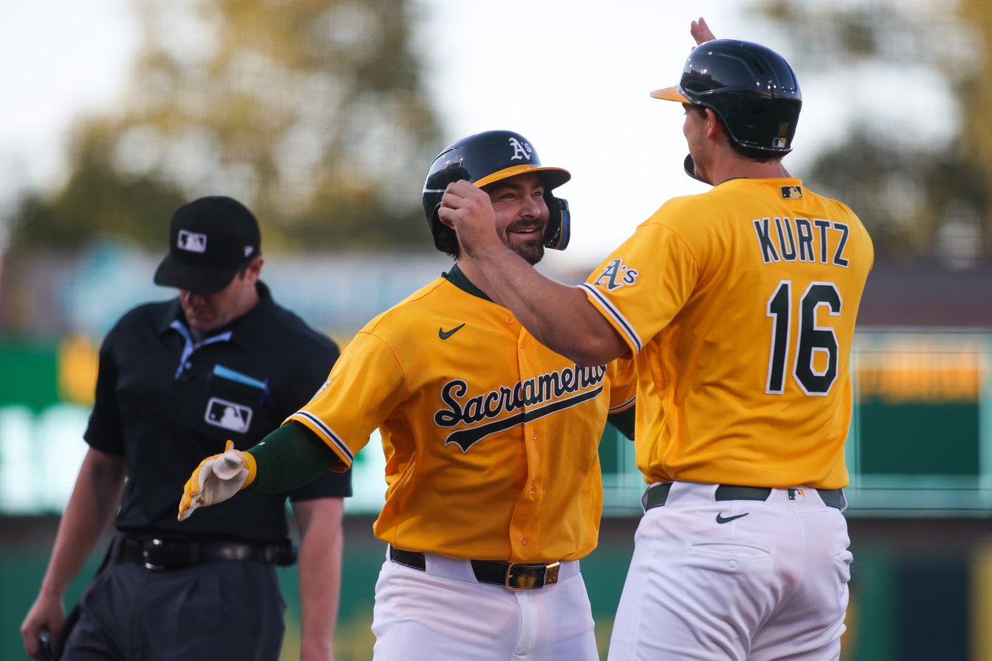 Athletics hit 3 homers to beat Yankees 6-4 and snap a 4-game losing streak | iNFOnews.ca