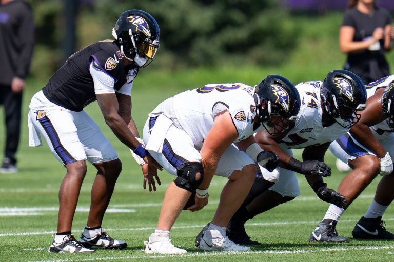 NFL offenses boost under-center snaps early this season, reversing the shotgun trend | iNFOnews.ca