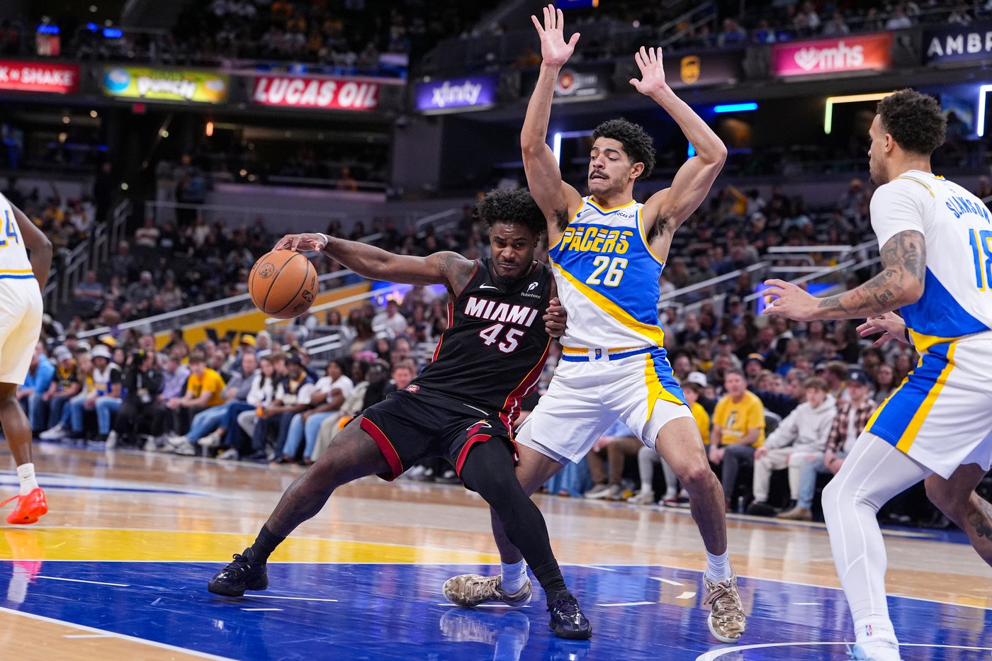 Pascal Siakam scores 30 points to give Pacers 135-118 victory that adds to Heat's struggles | iNFOnews.ca