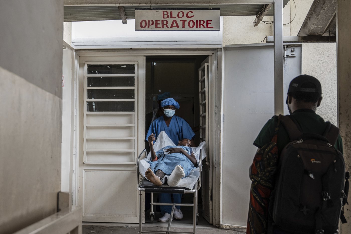 Panic spreads in eastern Congo's largest city as rebels battling the army close in around Goma | iNFOnews.ca