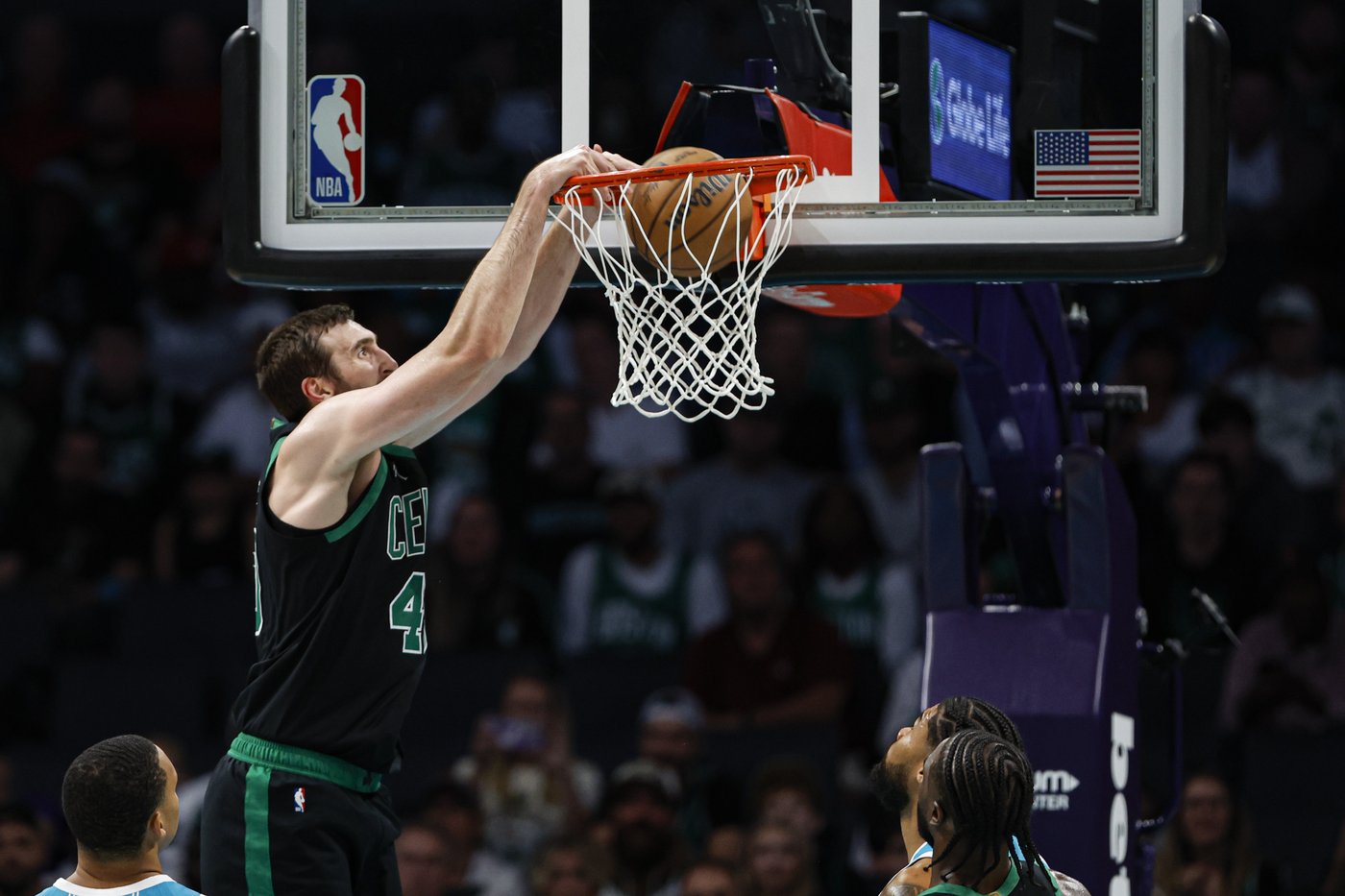 Tatum scores 32, Celtics pull away to beat Hornets 124-109 after 2 Charlotte players ejected | iNFOnews.ca Tatum scores 32, Celtics pull away to beat Hornets 124-109 after 2 Charlotte players ejected | iNFOnews.ca