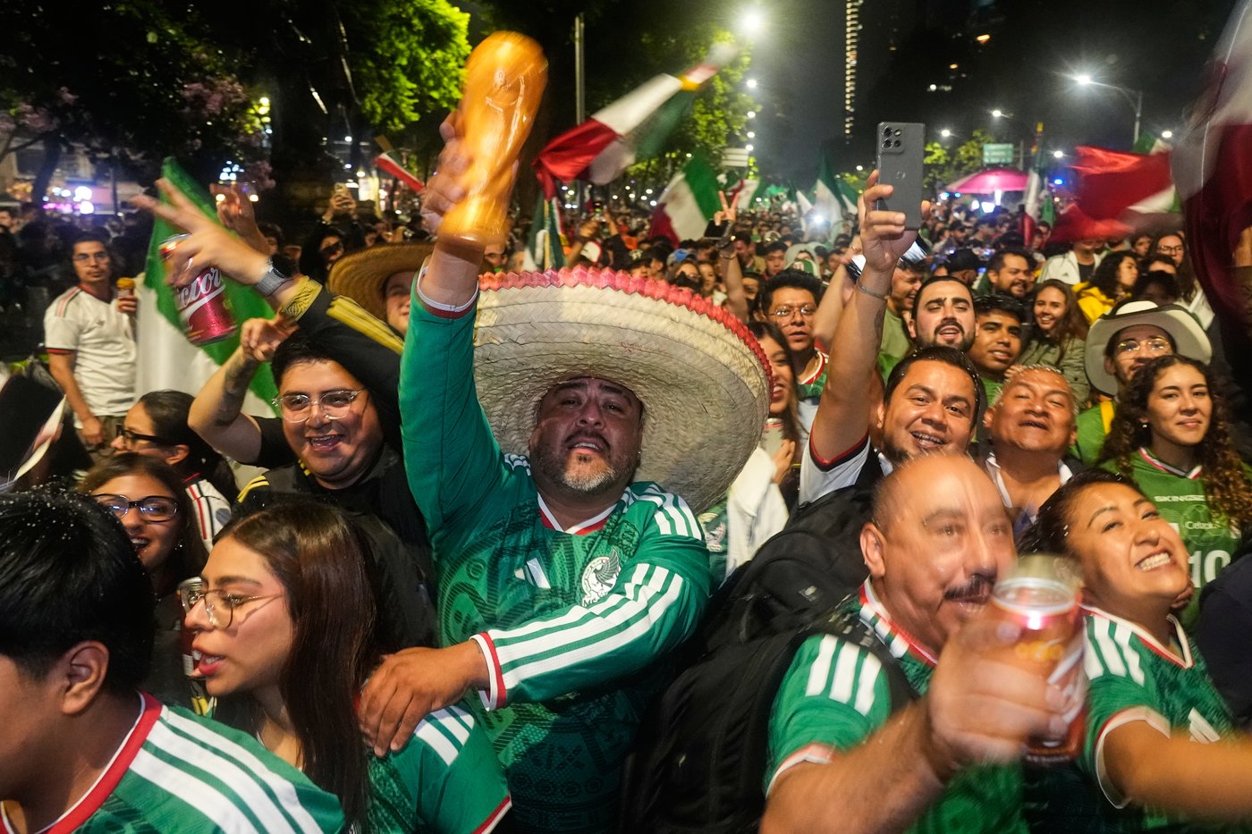 Priced out of World Cup games, Mexican fans take celebrations into their own hands | iNFOnews.ca