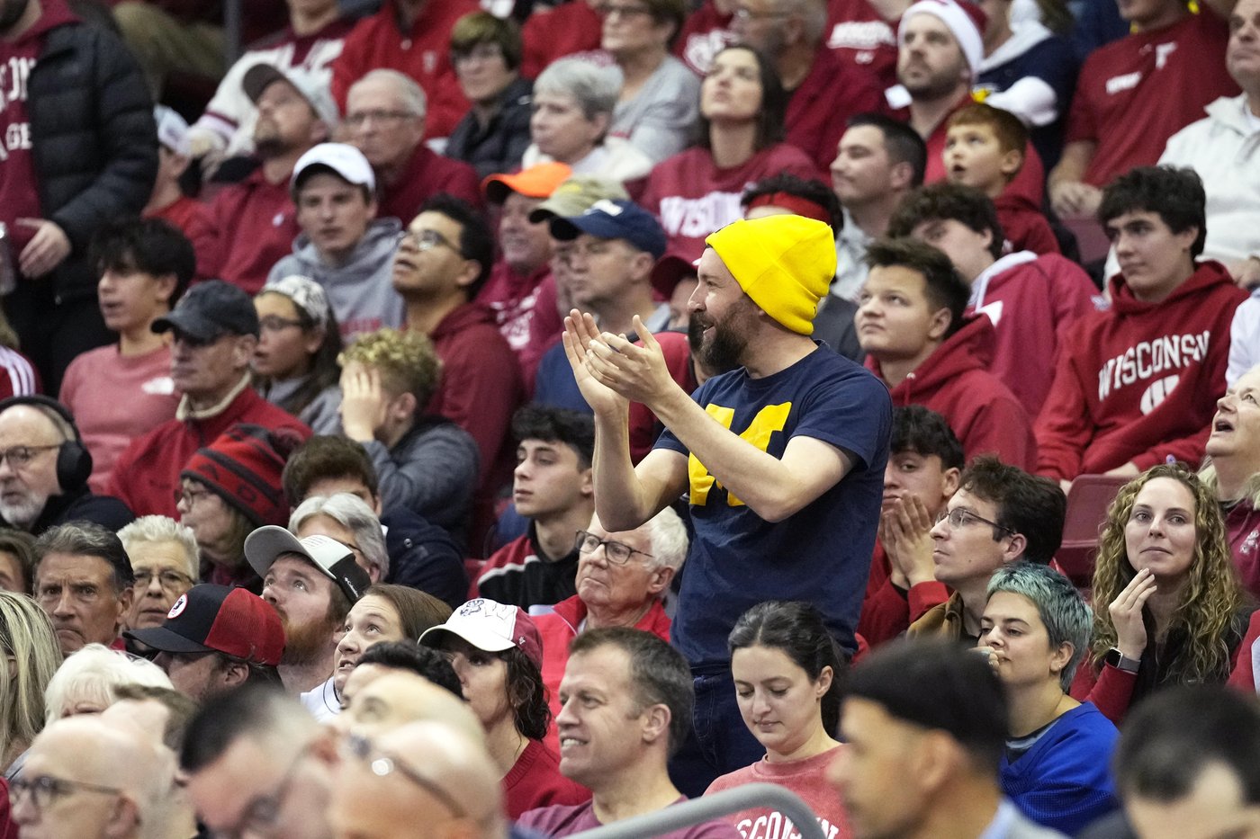 Michigan's 7-foot newcomers earn themselves a nickname after their dynamic Big Ten debut | iNFOnews.ca