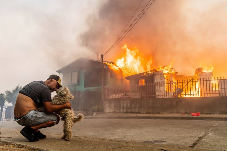 Photos show wildfires burning in Chile | iNFOnews.ca