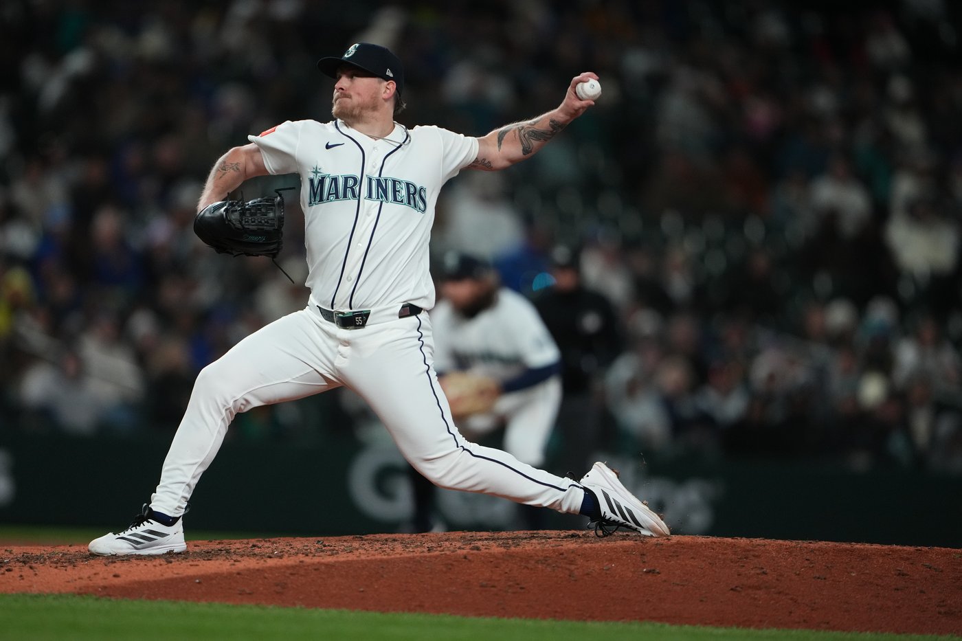 Cal Raleigh, the 2025 AL MVP runner-up, walks it off for Mariners in 2-1 win against Yankees | iNFOnews.ca Cal Raleigh, the 2025 AL MVP runner-up, walks it off for Mariners in 2-1 win against Yankees | iNFOnews.ca