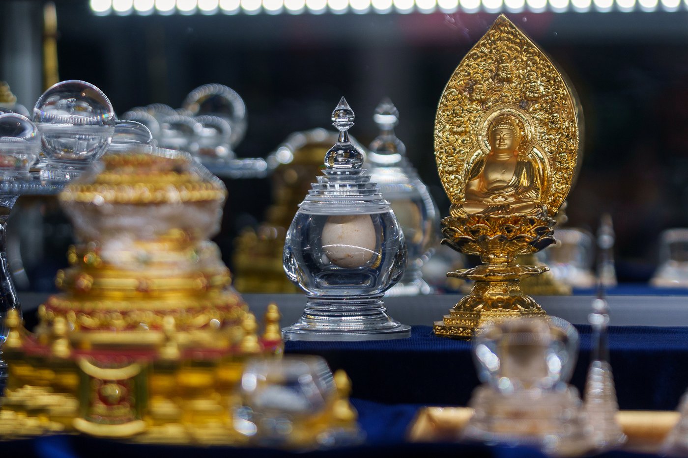 Teeth, finger bones and blessings: Buddhist relics inspire belief | iNFOnews.ca Teeth, finger bones and blessings: Buddhist relics inspire belief | iNFOnews.ca