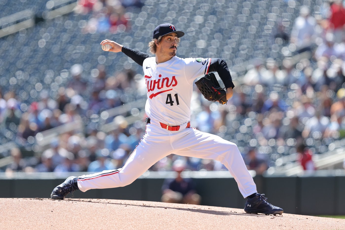 Twins hold on to beat Blue Jays 4-3 after Ryan leaves with elbow soreness | iNFOnews.ca