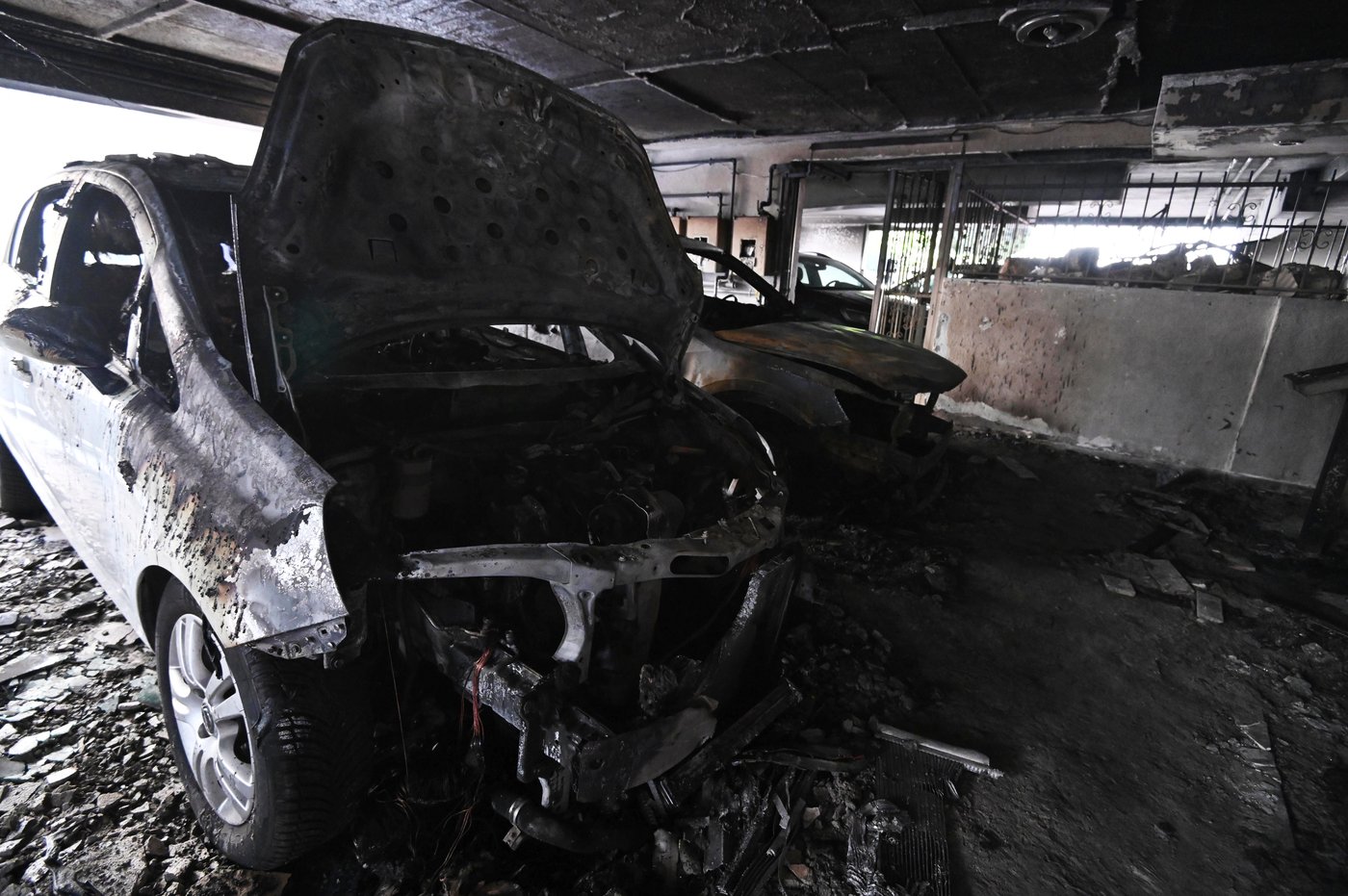 1 person dead, 4 others hurt after firebombs hurled at homes of Greece's governing party members | iNFOnews.ca 1 person dead, 4 others hurt after firebombs hurled at homes of Greece's governing party members | iNFOnews.ca