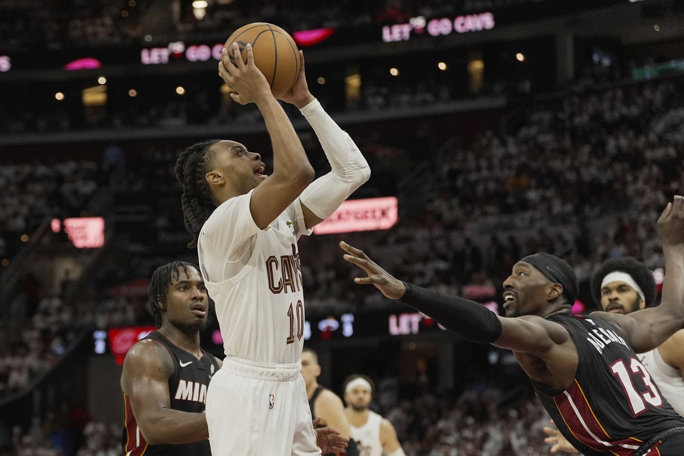 Cavaliers hold Garland out of Game 4 against Miami with sprained toe | iNFOnews.ca