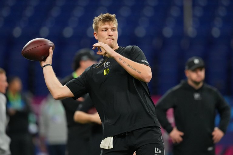 Canadian quarterback Taylor Elgersma signs deal with Winnipeg Blue Bombers | iNFOnews.ca