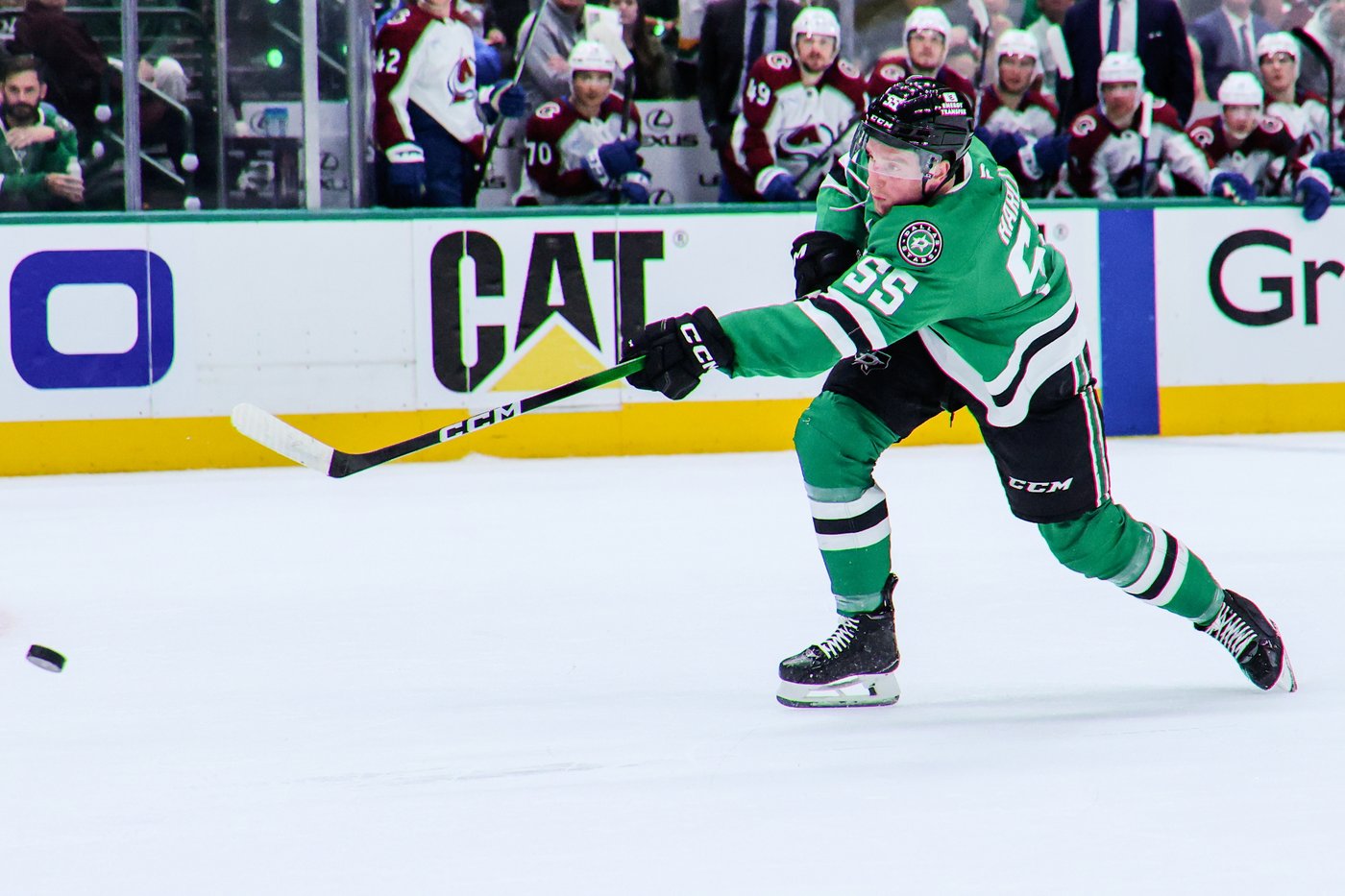 Johnston has quickest goal to start a Stars playoff game in 6-2 win over Avs for 3-2 series lead | iNFOnews.ca