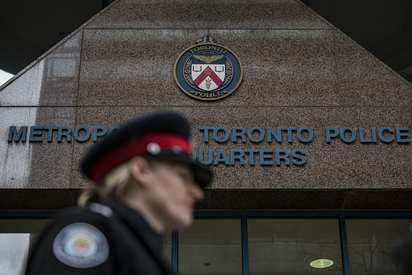 Woman faces multiple charges in Taylor Swift ticket scam: Toronto police | iNFOnews.ca