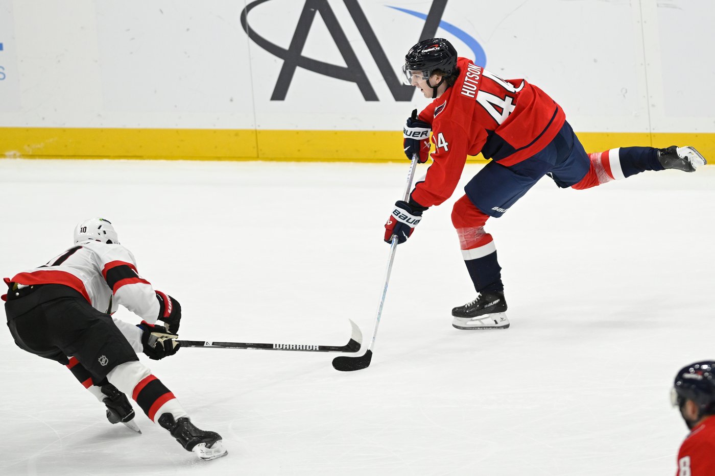Defenseman Cole Hutson impresses in his NHL debut, then scores at the end for the Capitals | iNFOnews.ca Defenseman Cole Hutson impresses in his NHL debut, then scores at the end for the Capitals | iNFOnews.ca