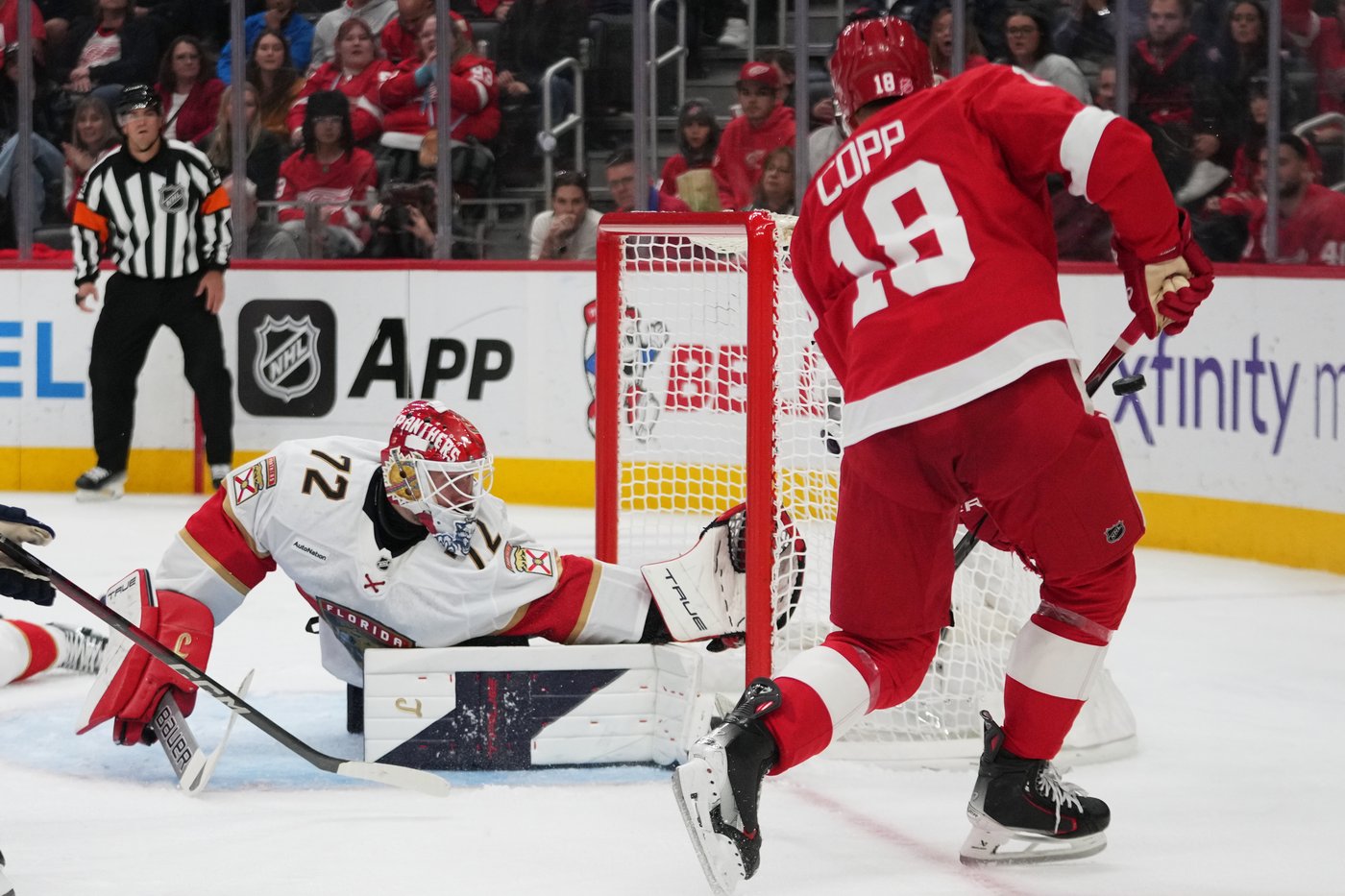 Red Wings beat Panthers 4-1 to end defending champ's opening winning streak at 3 | iNFOnews.ca