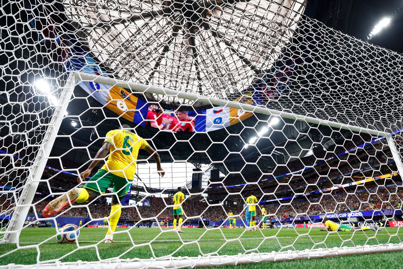 Mexico and South Korea play for group lead and other World Cup Day 8 highlights, in photos | iNFOnews.ca