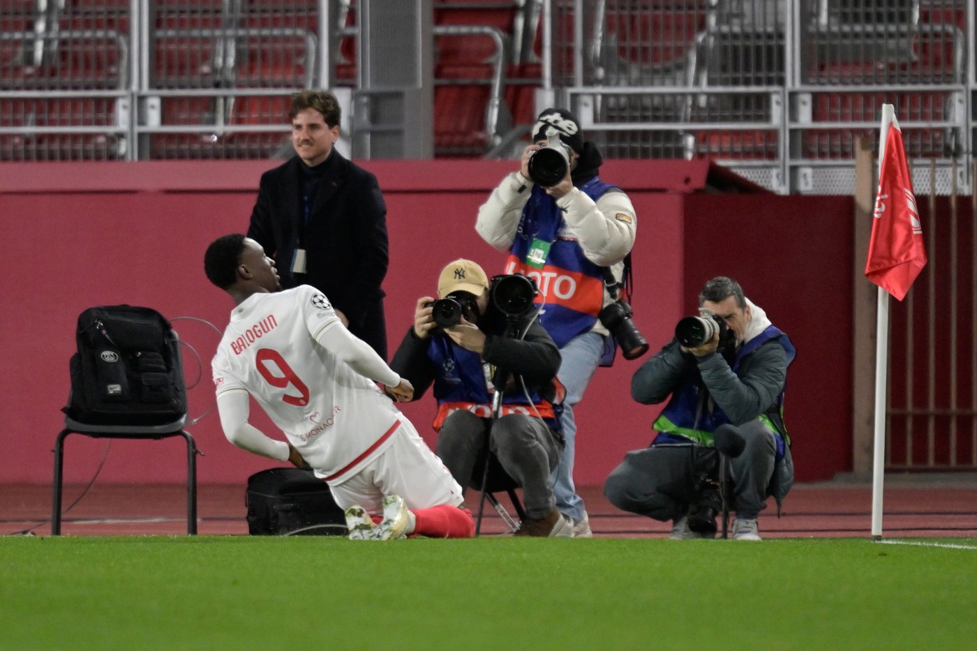Balogun scores two early goals but Monaco loses 3-2 to PSG in Champions League | iNFOnews.ca