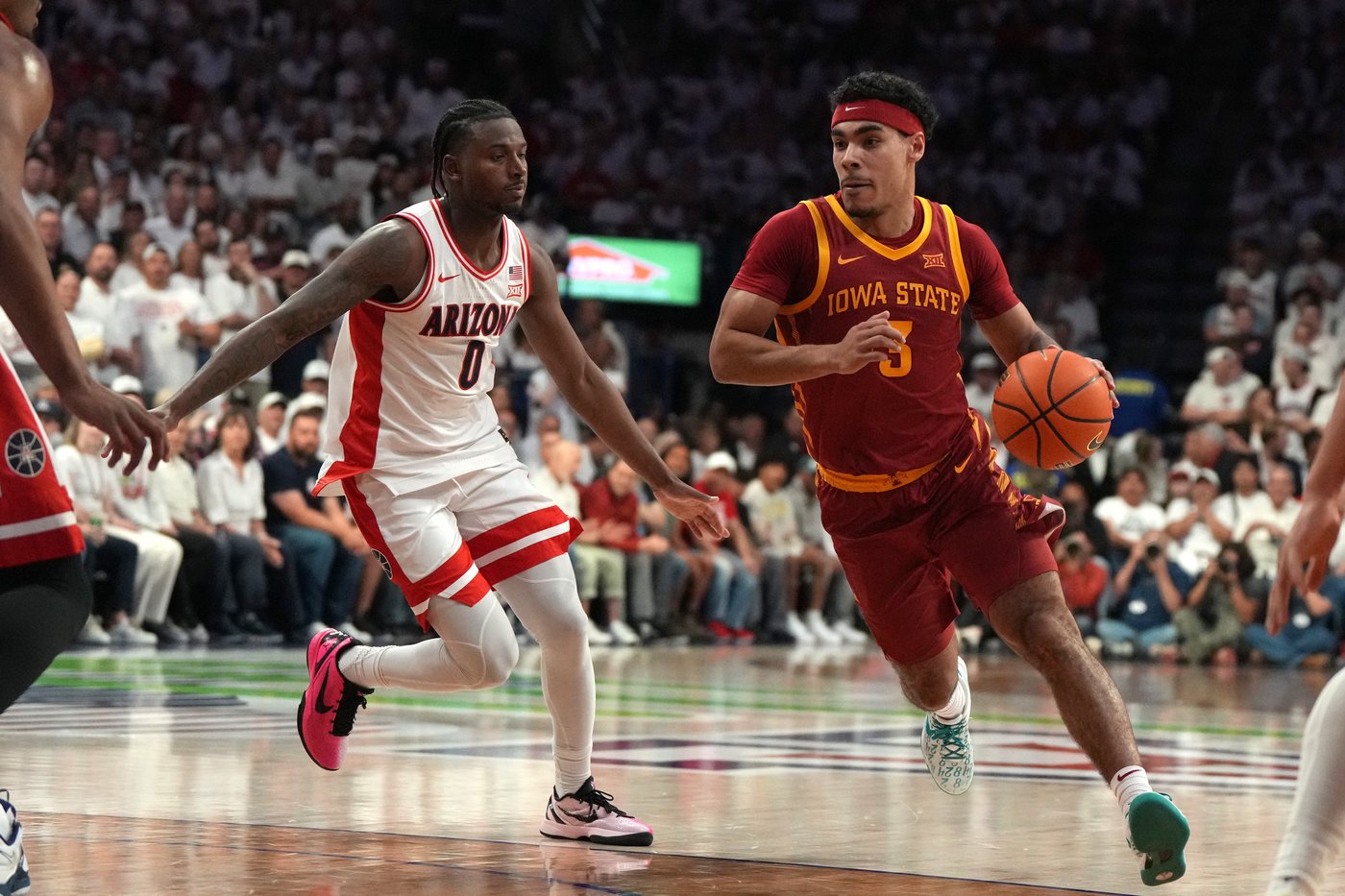 Bradley scores 17 as No. 2 Arizona clinches outright Big 12 title with 73-57 win over No. 6 Iowa St | iNFOnews.ca Bradley scores 17 as No. 2 Arizona clinches outright Big 12 title with 73-57 win over No. 6 Iowa St | iNFOnews.ca
